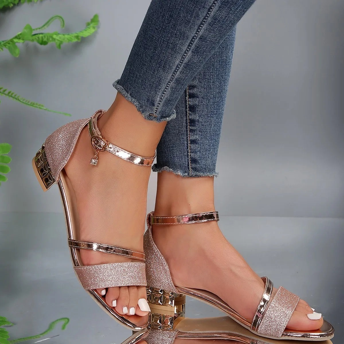 Lori Kadın Ortopedik Sandalet – Ergonomik Tabanlı, Destekli ve Rahat Yaz Sandaleti