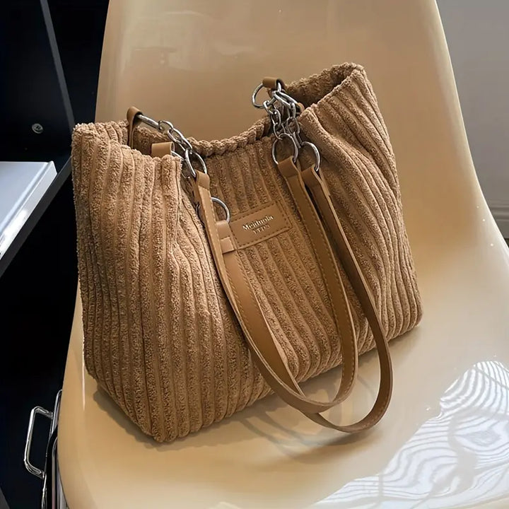 Amanda Kadın Shopper Çanta – Geniş İç Hacimli ve Ayarlanabilir Askılı, Şık Kadife Çanta